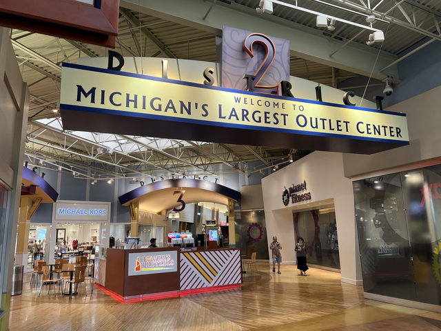Great Lakes Crossing Outlets - AUG 7 2022 PHOTO